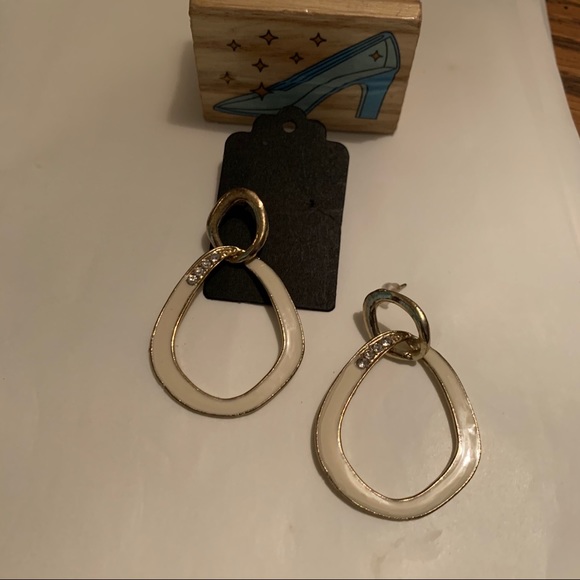 Vintage No~8 Unique Light Weight Fancy Earrings - Picture 11 of 11